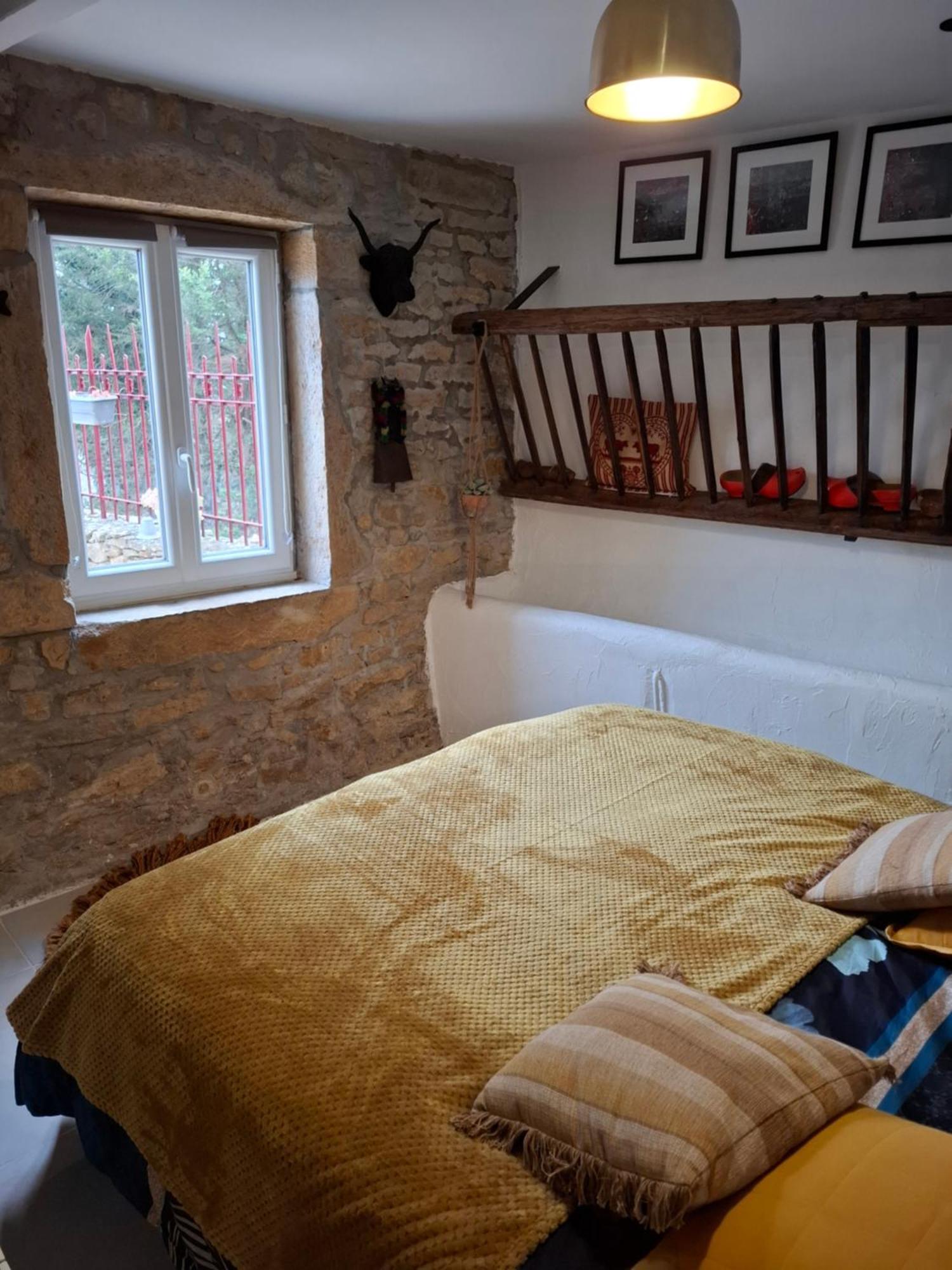 Le Gite Des Pierres Dorees Marcilly-d'Azergues Bagian luar foto